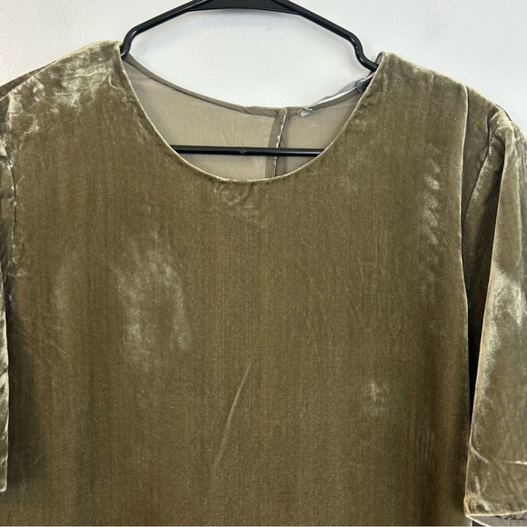 Vince Velvet Tee in Ragweed (Green/Grey) Silk Blend Short Sleeve Size Medium - Picture 3 of 13